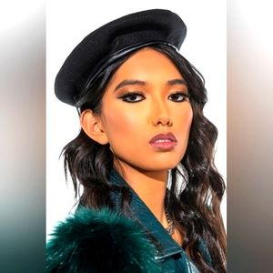 NWT Sinatra Wool Beret, Black, One Size